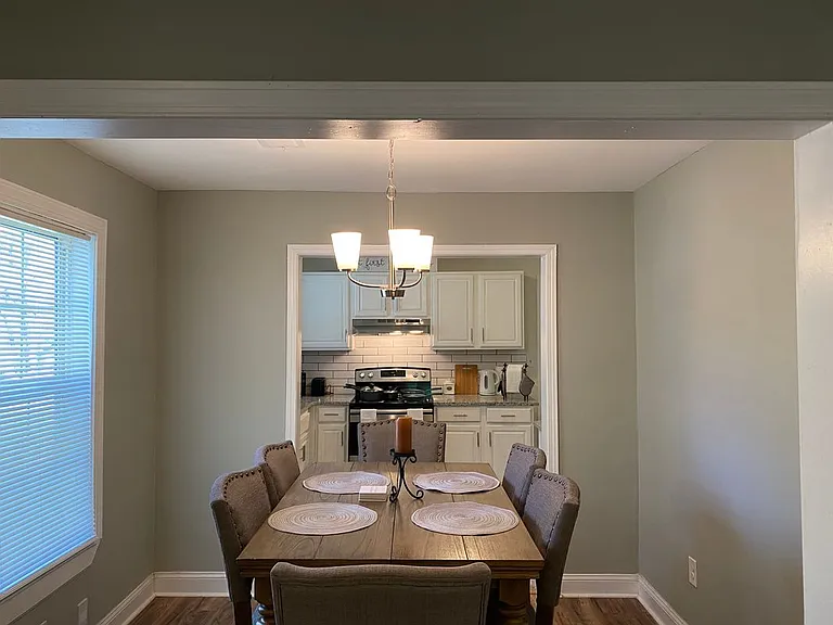 1094 Wyland Dr SW — Photo 2