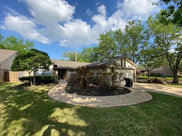 2439 Woodstream Blvd, Sugar Land, TX 77479