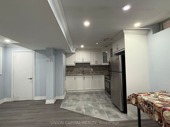 5th image of 114 Timbers Cir