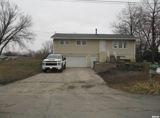 3785 W Harbor Dr, Bettendorf, IA 52722