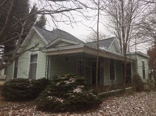 207 W Walnut St, Flora, IN 46929