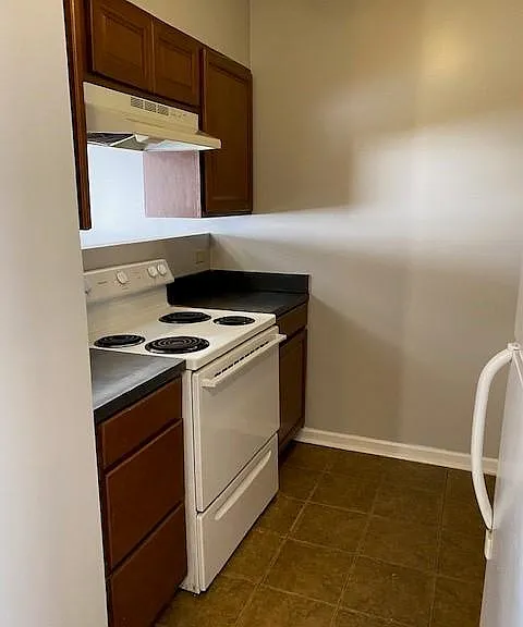 639 Sequoia St #B — Photo 10
