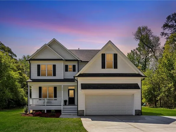 1215 Victory Blvd, Yorktown, VA 23693