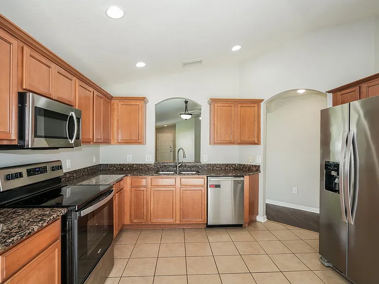 18114 Cypress Bay Pkwy — Photo 10