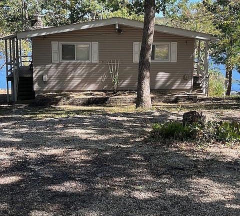2nd image of 1224 Lakeshore Dr