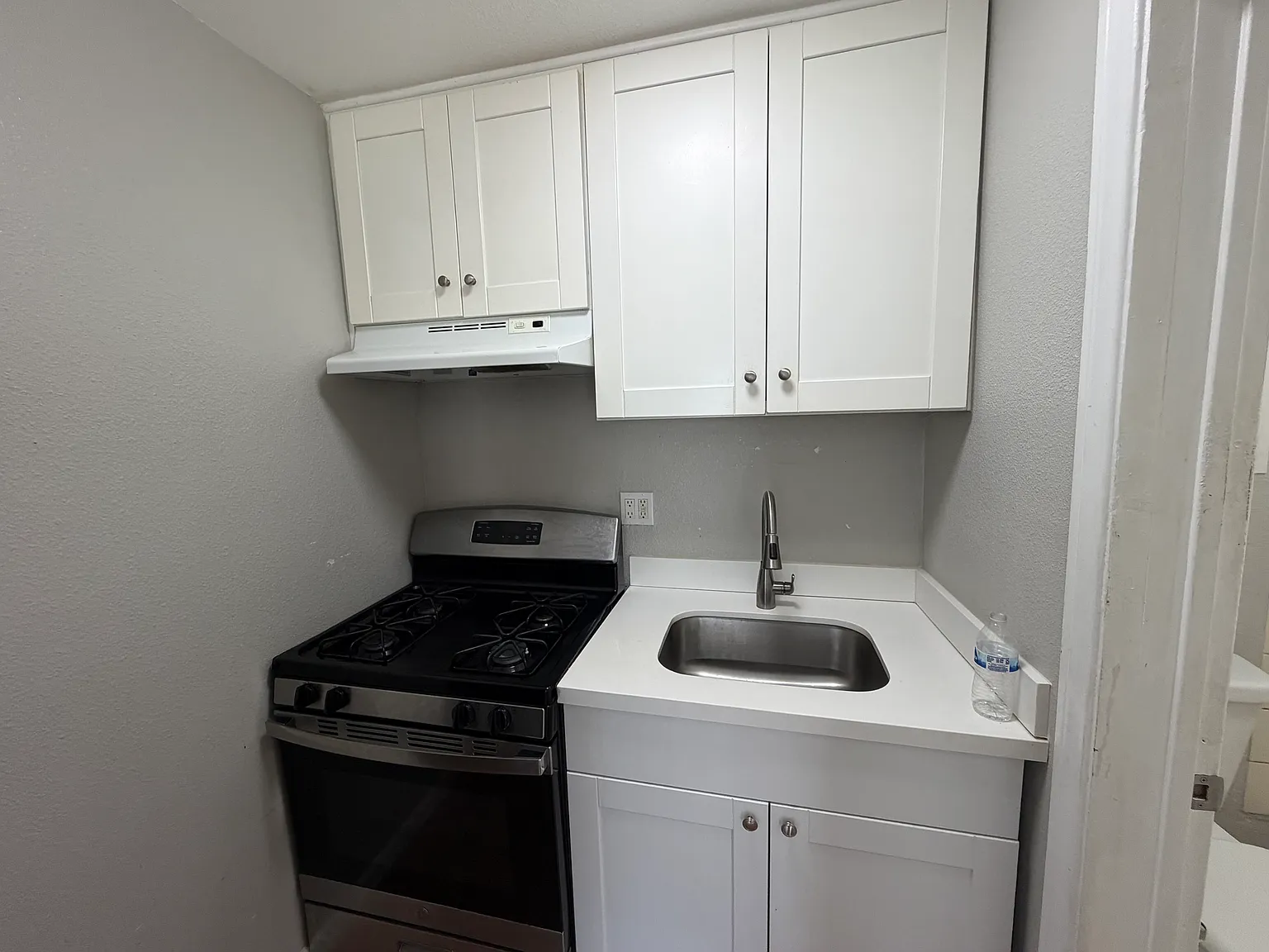 Studio, 300 sqft, $1,450 — Photo 4