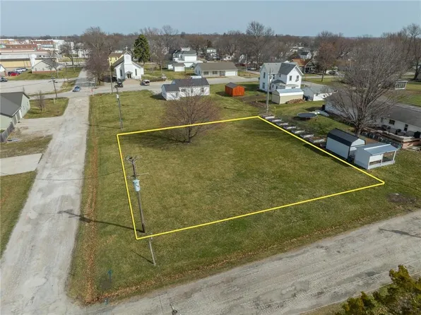 Colby St, Hamilton, MO 64644