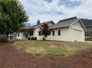 367 E 4th St, Lowell, OR 97452