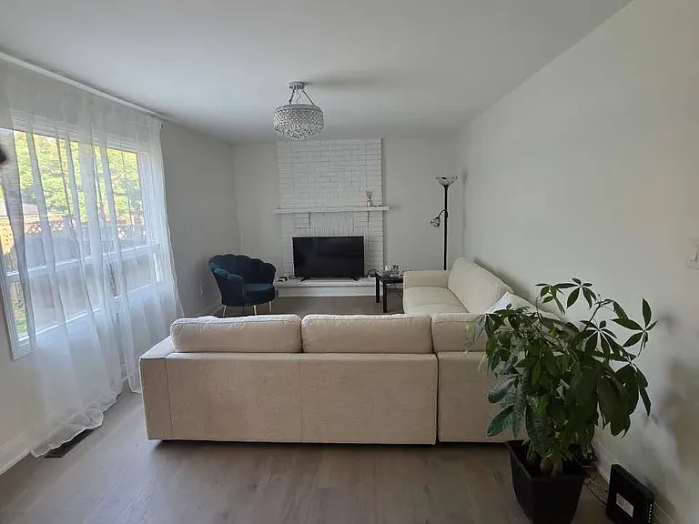 252 Hickory Cir #GROUND-FLOOR ROOM — Photo 8