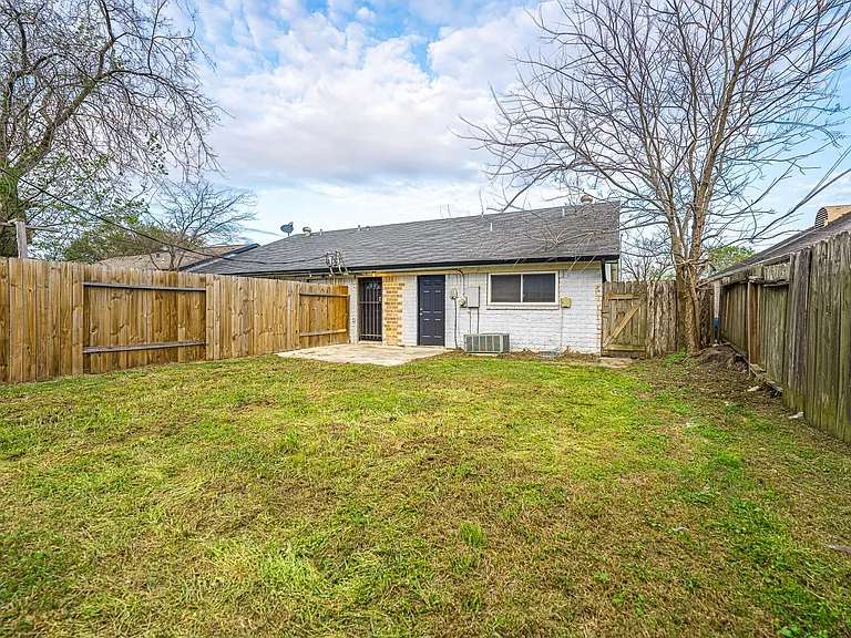 8124 Beech Cove Ln — Photo 19