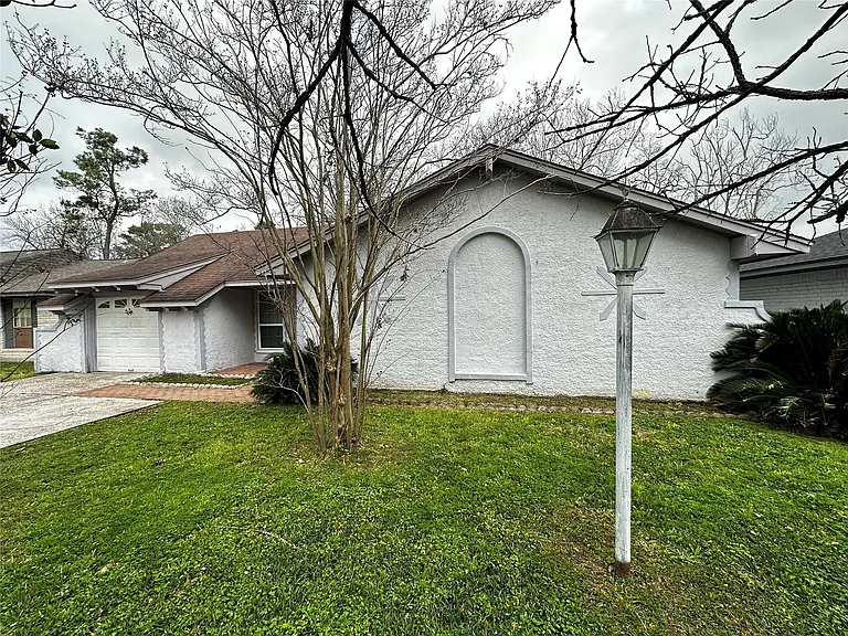7718 Mosewood St — Photo 12