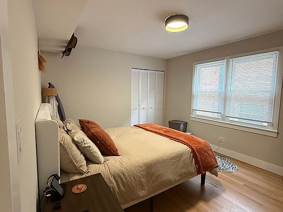 5th image of 2607 W Rascher Ave Unit 1