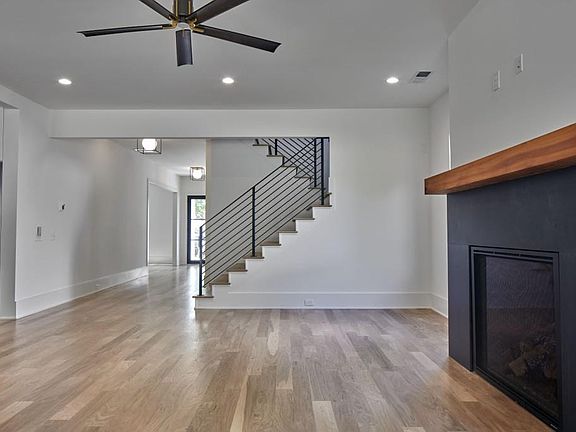 3rd image of 1467 Council Bluff Dr