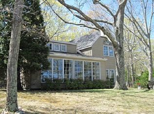 203 Big Fresh Pond Rd, Southampton, NY 11968