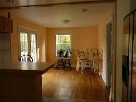 5th image of 8128 Veterans Dr SW