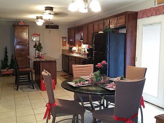 5th image of 2225 Malibu Dr SE