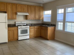 518 W Macarthur Blvd APT B, Oakland, CA 94609