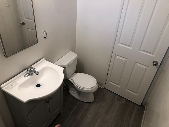 3rd image of 45519 Corkwood Ave
