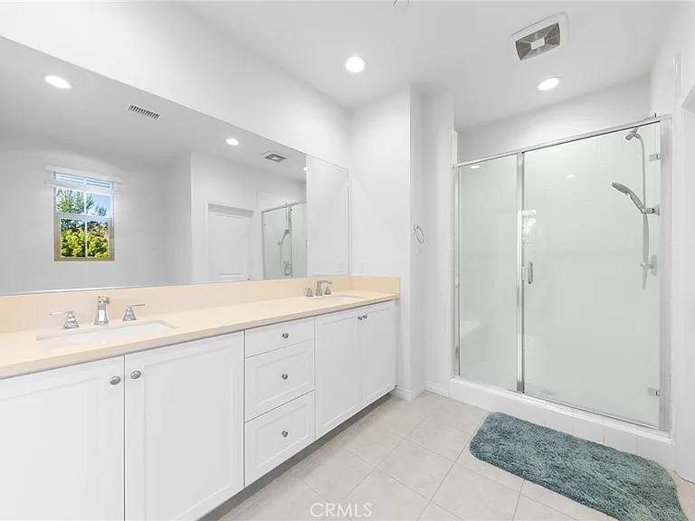 117 Henson — Photo 29
