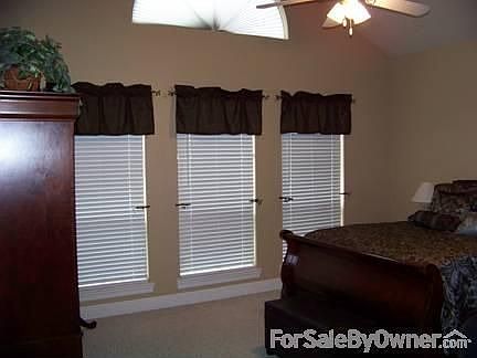 5th image of 1435 Basswood Dr