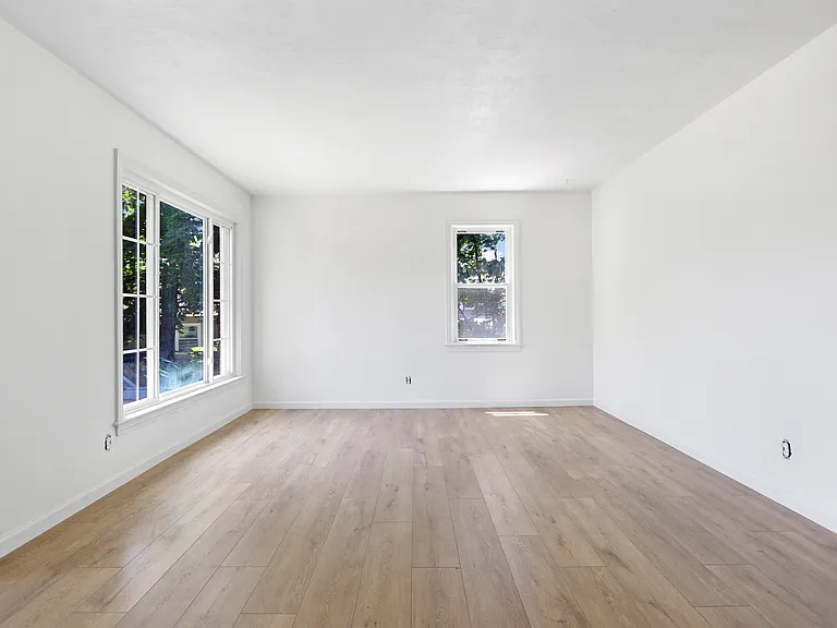 18601 Harlan Dr — Photo 3