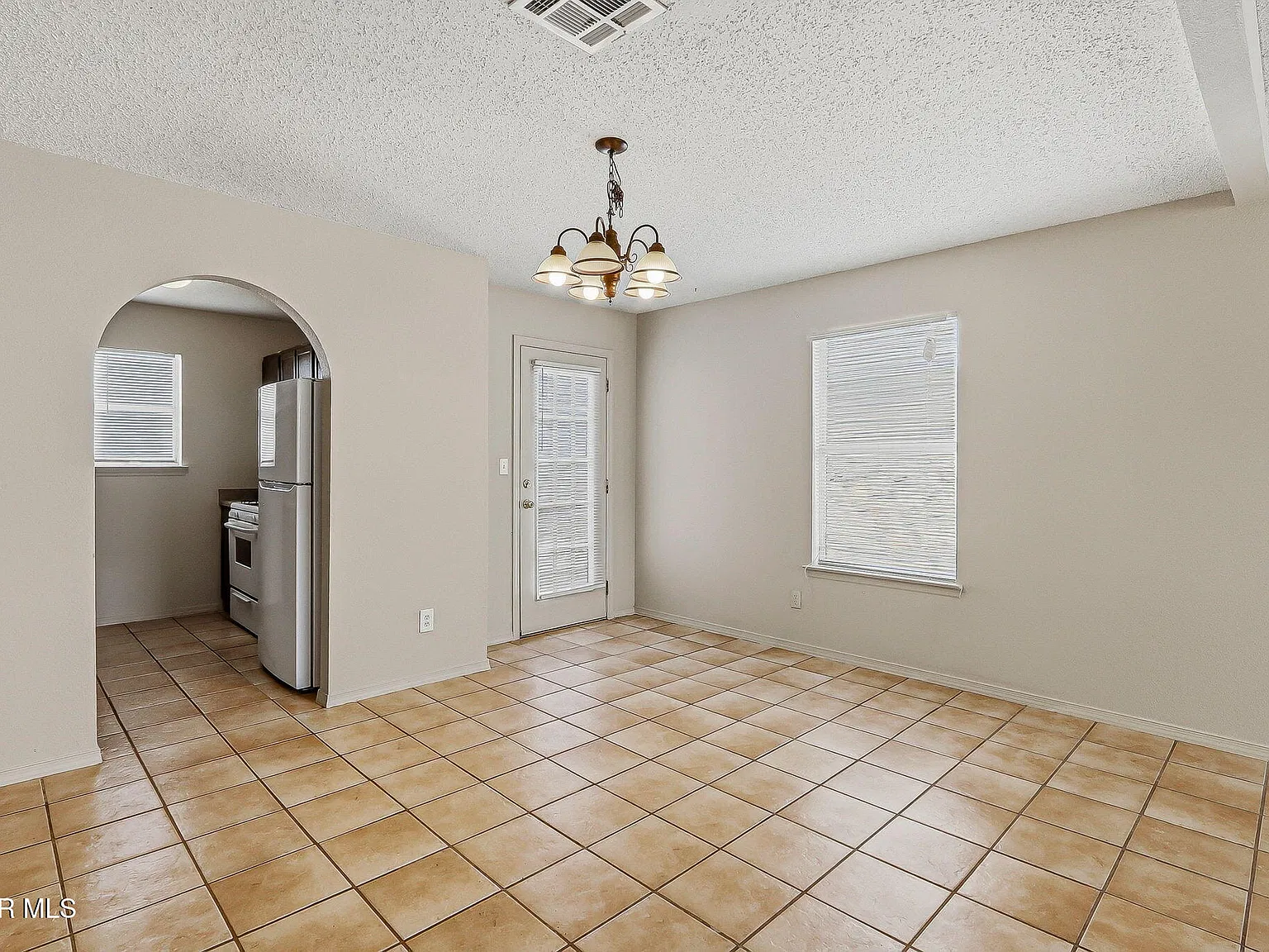 4 bed, 2.0 bath, 1502 sqft, $1,600 — Photo 4