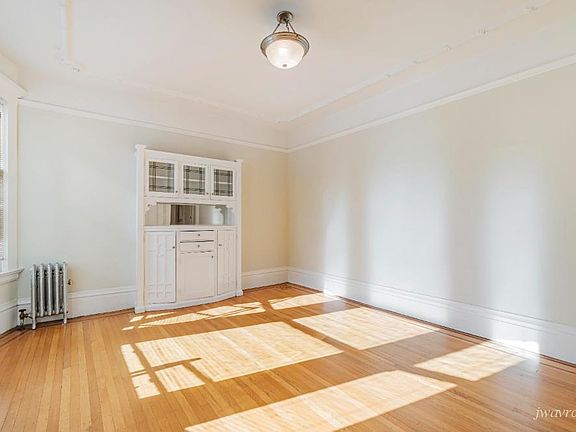 2nd image of 1588 Sacramento St #1590-17