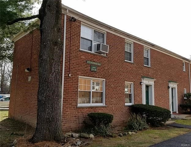 Welcome home! Your own private entrance with a BBQ and gardening area just outside your front door.