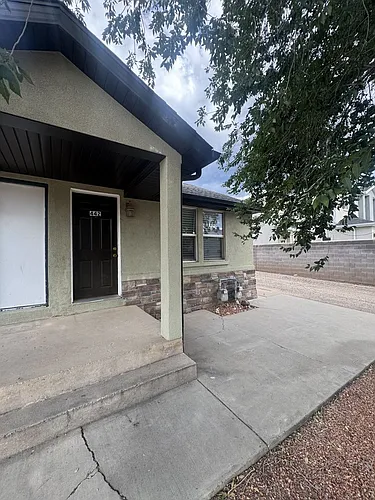 442 N 400 W Photo 1