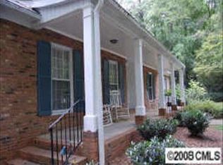 126 Crescent Dr, Davidson, NC 28036