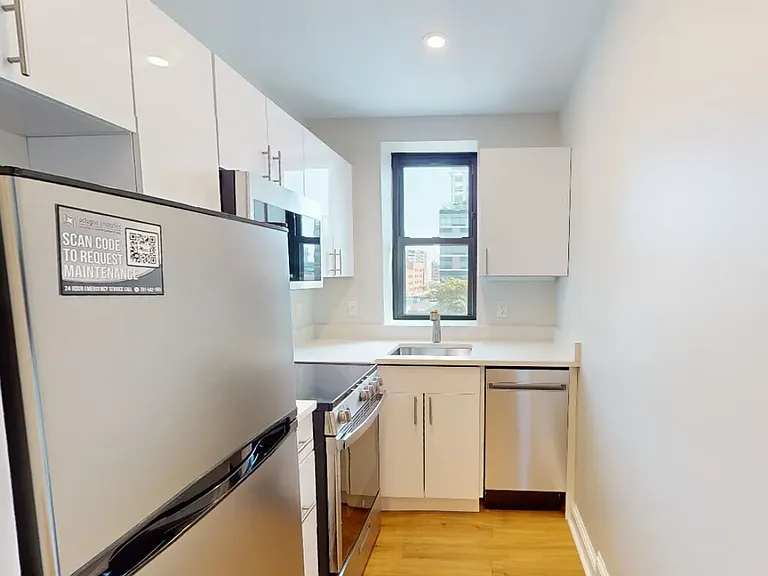 829 Beacon St #5 — Photo 1
