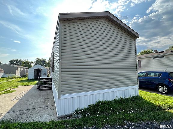 3rd image of 900 E Lincoln St #15