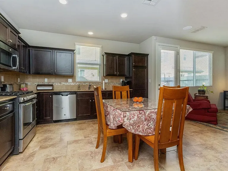 1332 Joy Dr — Photo 11