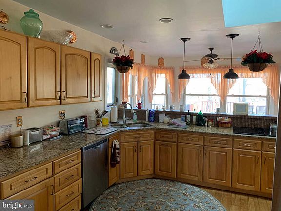 4th image of 17 Cinnamon Dr