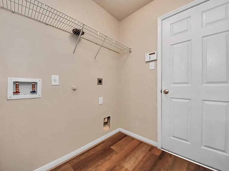1818 Fergus Park Ct — Photo 18