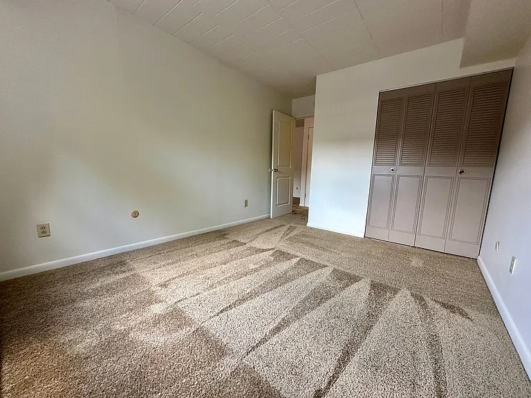360 Maryland Ave — Photo 37