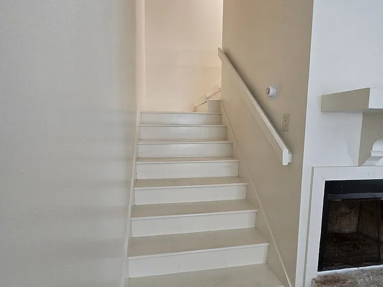 8469 Governor Dr — Photo 24