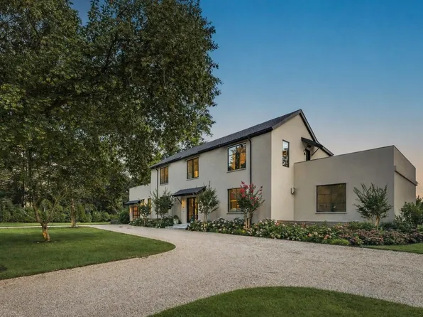 4 3rd St, Sag Harbor, NY 11963