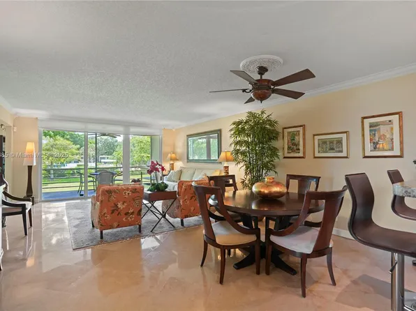 350 Oaks Ln APT 222, Pompano Beach, FL 33069