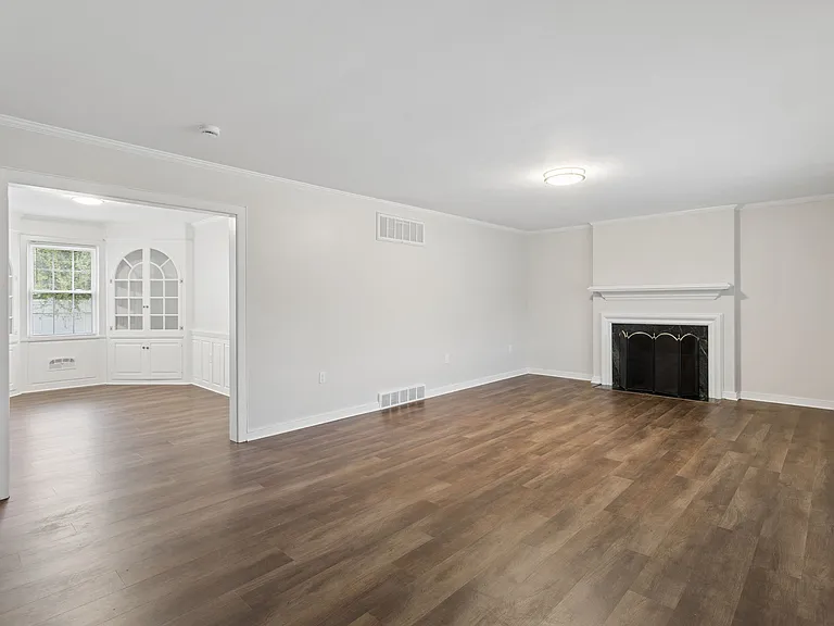 127 Bell Ave — Photo 3