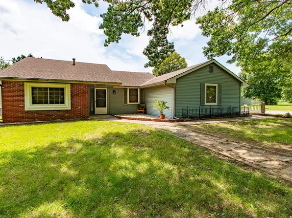 2475 Brookside Dr, Lawrence, KS 66047