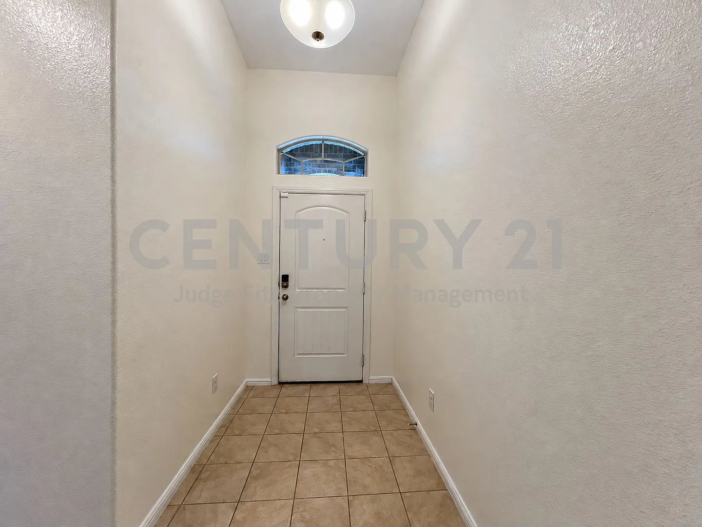 Welcome Home to This Spacious 4/2/2 in Fort Worth For Rent! — Photo 3