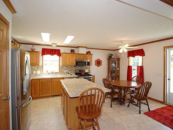 3rd image of 173 Cromwell Dr