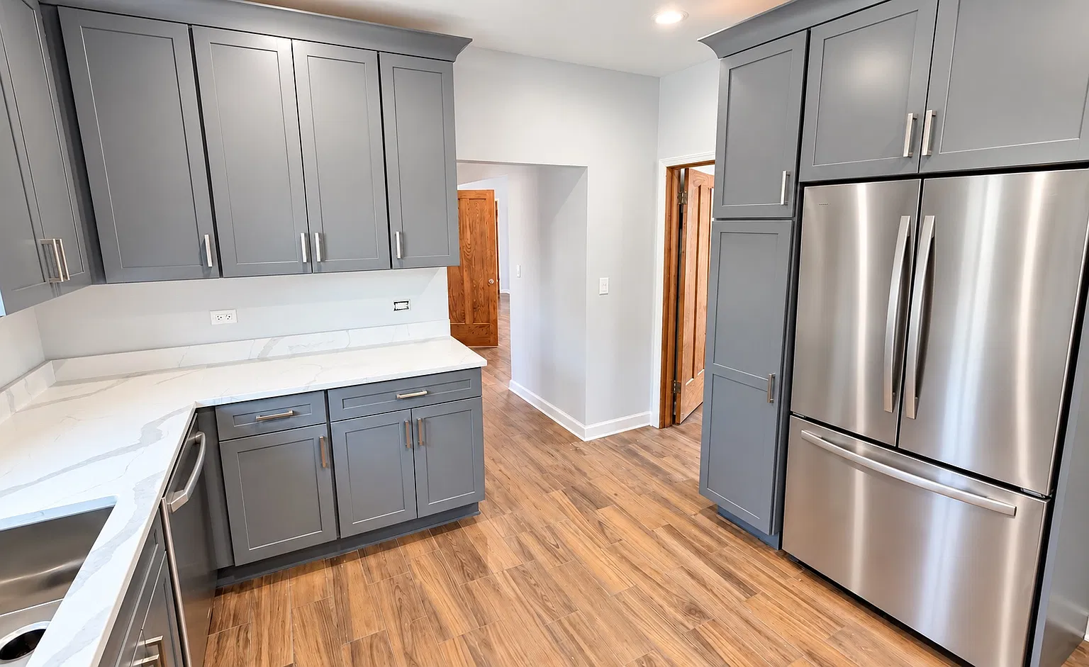 3 bed, 1400 sqft, $2,400 — Photo 4