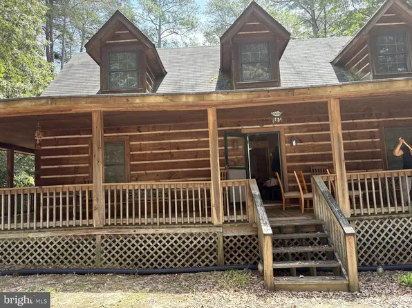 592 Knights Landing Dr, Heathsville, VA 22473