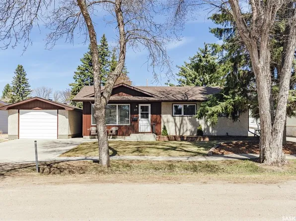 211 2nd STREET E, Langham, SK S0K 2L0