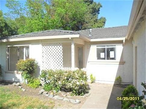 3rd image of 7942 Montauban Ave