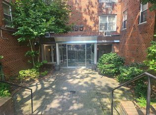 195 S Middle Neck Rd APT 3L, Great Neck, NY 11021