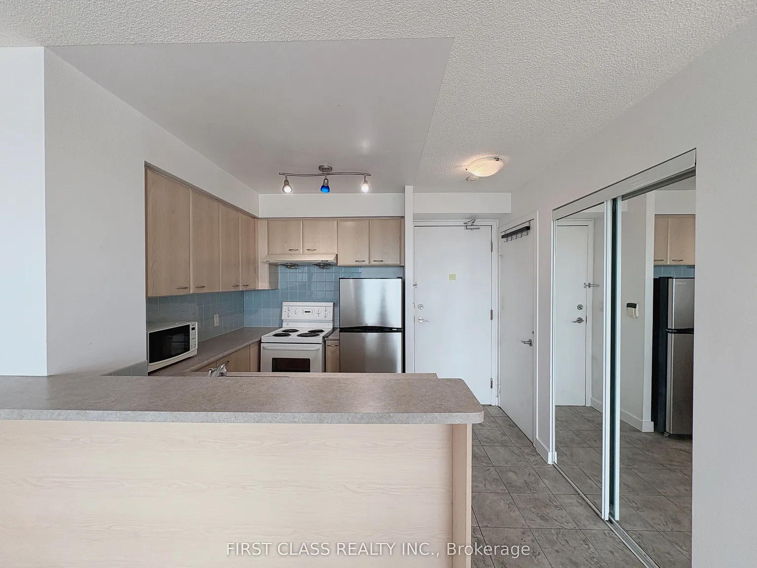 2 bed, $2,200 — Photo 3