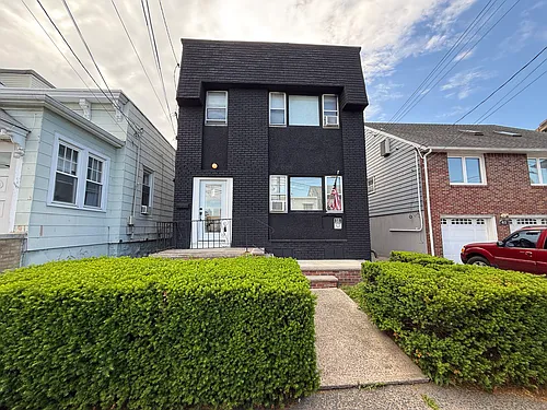 42 Lincoln St Photo 1